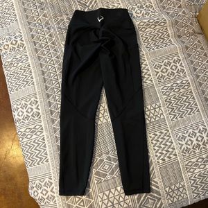 Violate the dress code luxe scrunch butt leggings